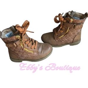 Kids boots